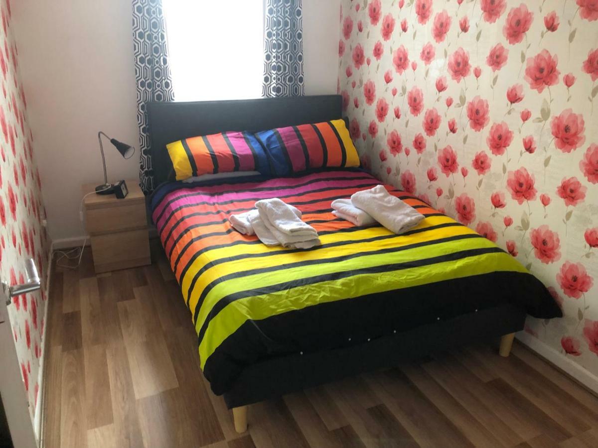 Claire'S Airbnb 2 Belfast Kültér fotó