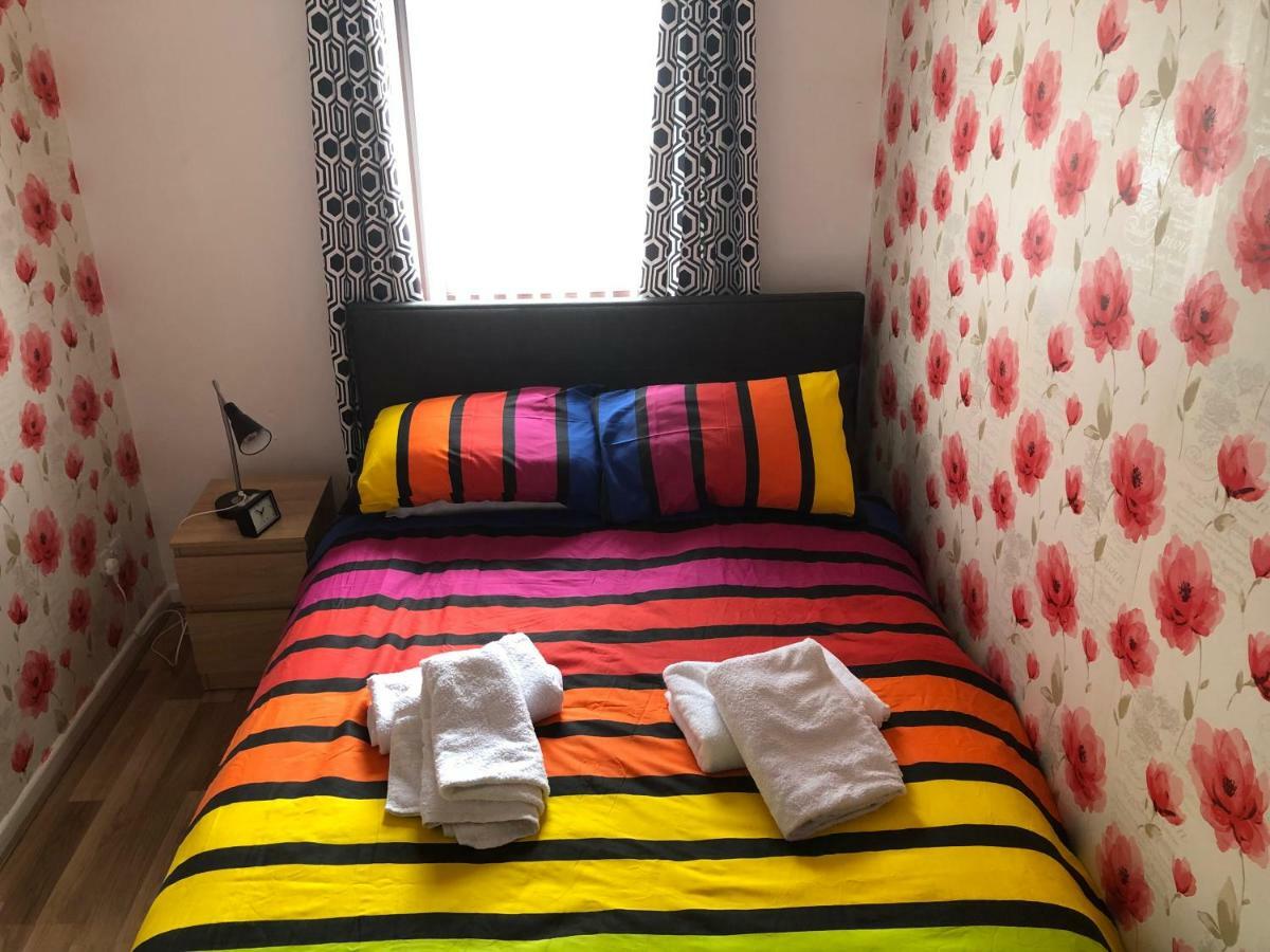 Claire'S Airbnb 2 Belfast Kültér fotó